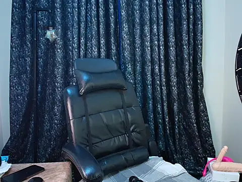 ebony shilly3 online show from October 10, 2025, 11:26 pm