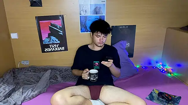 Snapshot of mystrauud chatting on October 19, 2025, 7:58 pm mystrauud online show from October 19, 2025, 7:58 pm