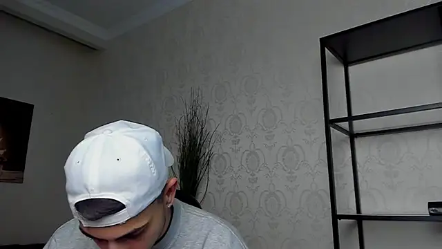 Snapshot of BrandonTate chatting on December 4, 2024, 12:25 pm BrandonTate online show from December 4, 2024, 12:25 pm