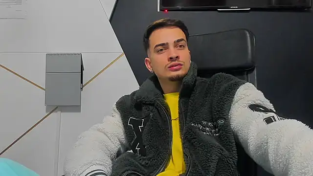 Snapshot of BrandonTate chatting on January 18, 2026, 5:22 am BrandonTate online show from January 18, 2026, 5:22 am