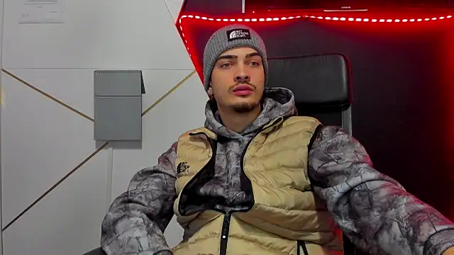 Snapshot of BrandonTate chatting on February 10, 2026, 5:33 am BrandonTate online show from February 10, 2026, 5:33 am