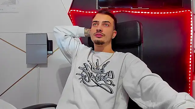 Snapshot of BrandonTate chatting on February 19, 2026, 10:33 am BrandonTate online show from February 19, 2026, 10:33 am