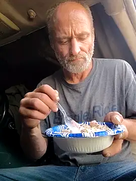 FloppyPickle4u online show from February 16, 2025, 7:05 pm