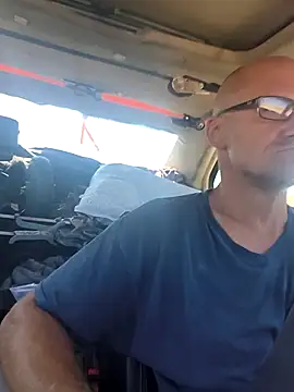 FloppyPickle4u online show from March 18, 2026, 6:33 pm