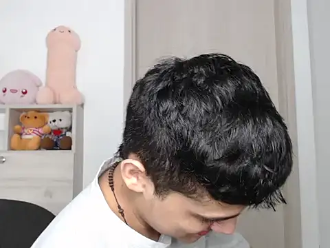 kaiine190 online show from December 1, 2025, 1:05 pm