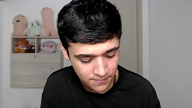 kaiine190 online show from December 22, 2025, 9:39 am