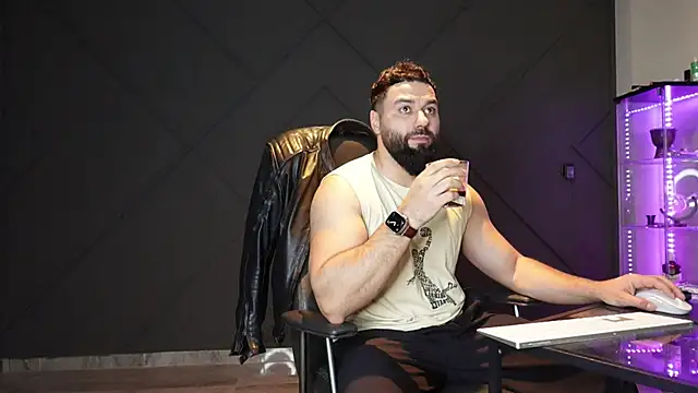 mattmasterss online show from April 14, 2026, 6:36 pm