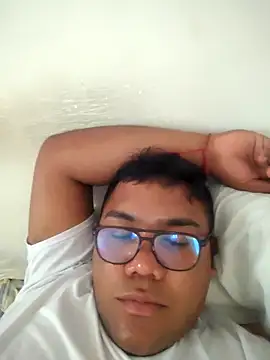 juniorxxx14 online show from February 17, 2026, 7:53 pm