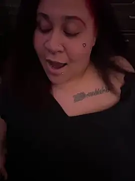 Juicyjordie online show from May 9, 2026, 3:23 am