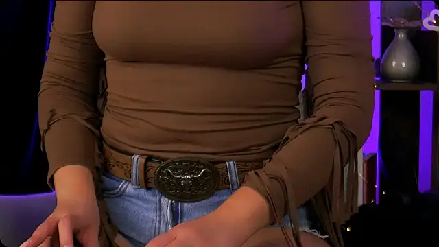 Snapshot of Bailey_Evans chatting on October 24, 2025, 5:04 am Bailey Evans online show from October 24, 2025, 5:04 am