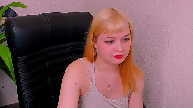 AlicePopsy online show from March 8, 2025, 1:57 pm