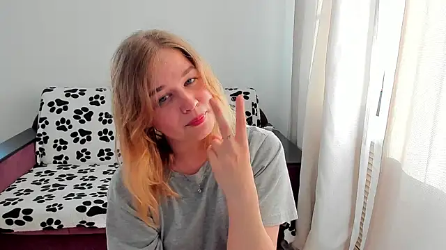 Snapshot of AlicePopsy chatting on June 21, 2026, 5:04 pm AlicePopsy online show from June 21, 2026, 5:04 pm
