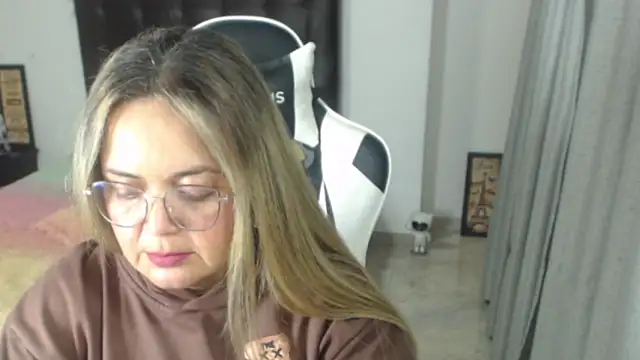 Snapshot of samy_vsn chatting on February 19, 2025, 1:08 am samy vsn online show from February 19, 2025, 1:08 am