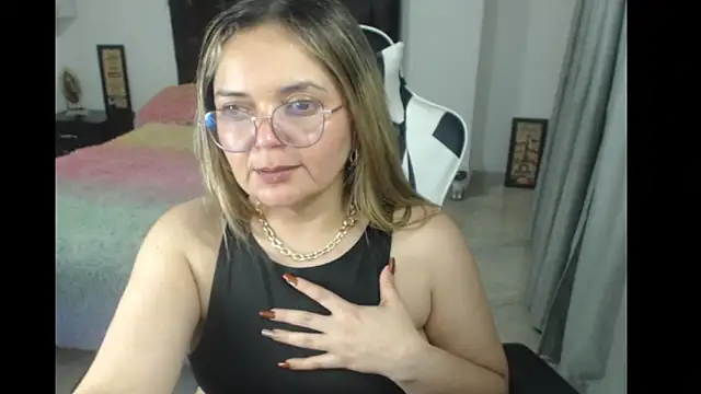 Snapshot of samy_vsn chatting on March 8, 2025, 2:45 am samy vsn online show from March 8, 2025, 2:45 am
