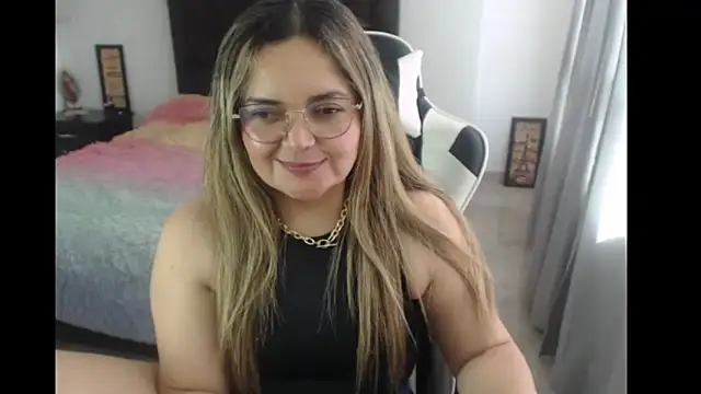 Snapshot of samy_vsn chatting on March 8, 2025, 8:25 pm samy vsn online show from March 8, 2025, 8:25 pm