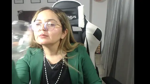 Snapshot of samy_vsn chatting on March 20, 2025, 1:02 am samy vsn online show from March 20, 2025, 1:02 am