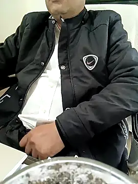 Hot-man39 online show from February 5, 2025, 12:06 pm