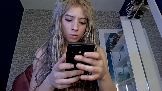 Samantha cp  online show from February 24, 2025, 3:20 pm