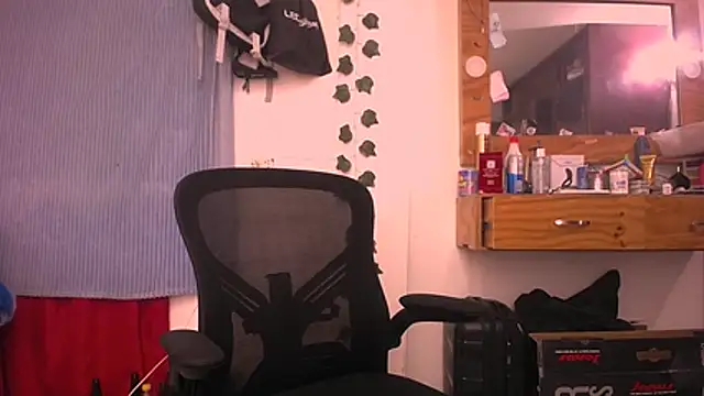 latinhot9631 online show from April 5, 2026, 12:08 am