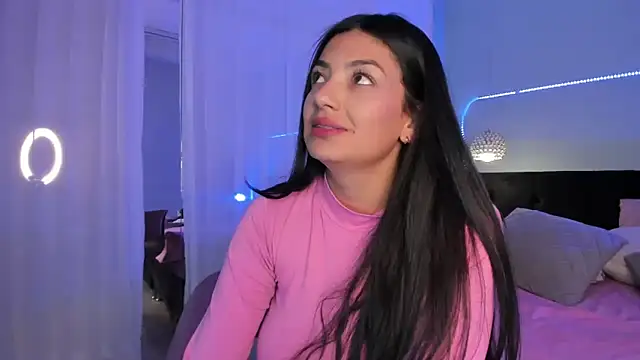 EvaaStevens online show from February 5, 2025, 6:04 pm