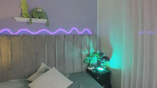 EvaaStevens online show from January 9, 2026, 8:10 pm