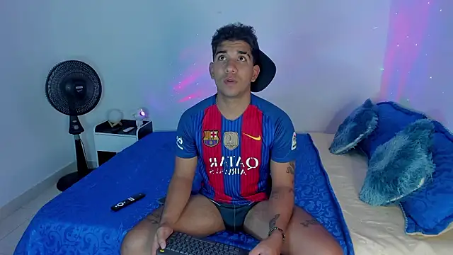 Snapshot of valentino_santoss chatting on February 9, 2026, 5:50 pm valentino santoss online show from February 9, 2026, 5:50 pm