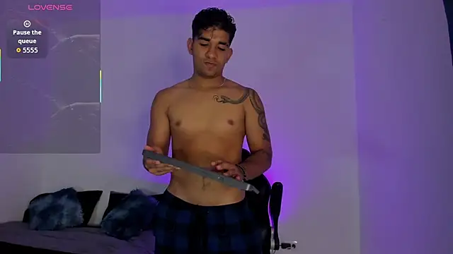 Snapshot of valentino_santoss chatting on February 13, 2026, 6:37 pm valentino santoss online show from February 13, 2026, 6:37 pm