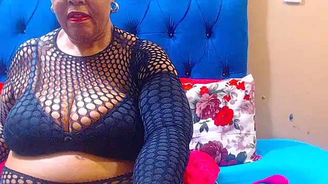 ebonycandy10 online show from November 25, 2025, 5:29 am