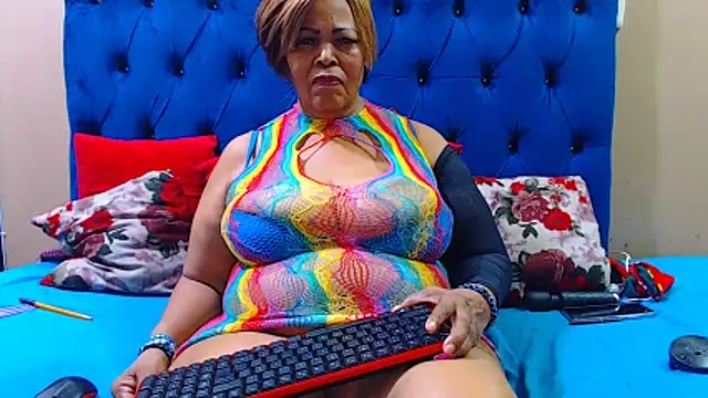 ebonycandy10 online show from April 25, 2026, 5:43 am