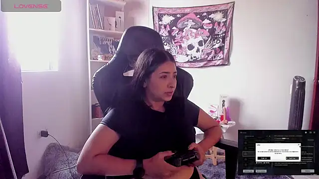 sweetcoralinee online show from October 15, 2025, 3:45 pm