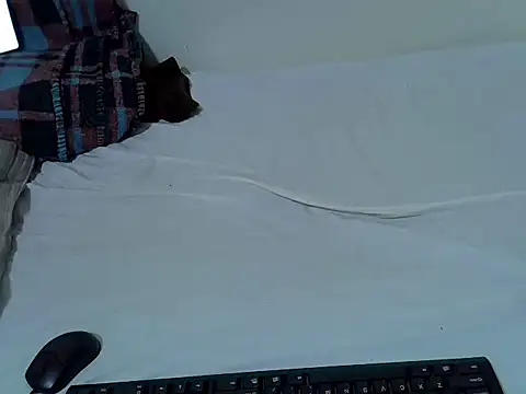 Snapshot of springly_love chatting on October 31, 2025, 4:19 pm springly love online show from October 31, 2025, 4:19 pm