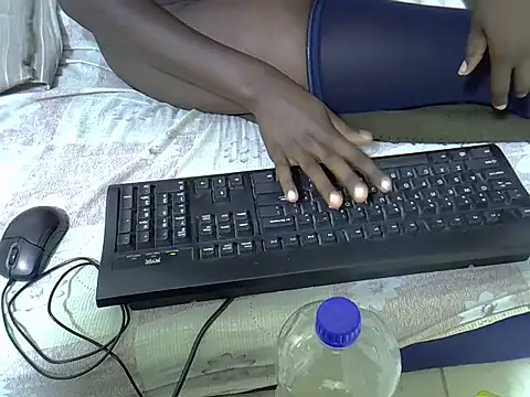 Snapshot of springly_love chatting on November 7, 2025, 3:17 am springly love online show from November 7, 2025, 3:17 am