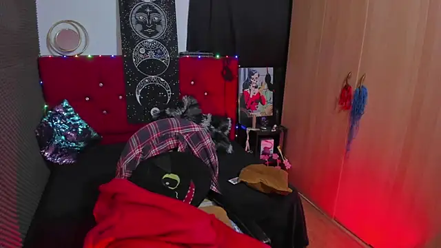 lilith z online show from April 19, 2026, 1:10 pm