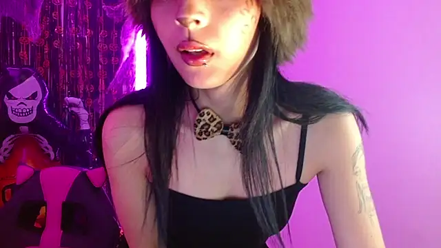 Snapshot of Kind_Scarlett chatting on October 29, 2025, 2:58 am Kind Scarlett online show from October 29, 2025, 2:58 am