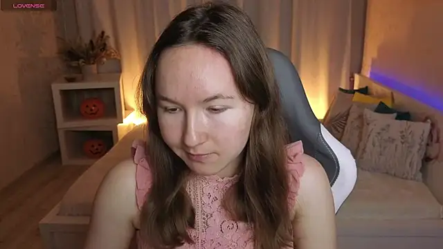 Snapshot of Little_doll_meow chatting on November 12, 2025, 2:56 am Little doll meow online show from November 12, 2025, 2:56 am