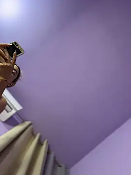 Snapshot of emiss_ chatting on February 13, 2026, 3:30 pm emiss online show from February 13, 2026, 3:30 pm