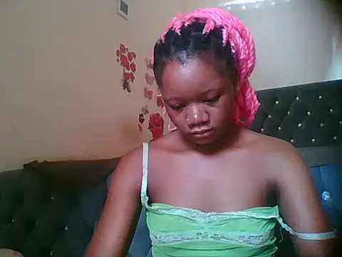 HotJeylee online show from December 17, 2025, 6:41 am