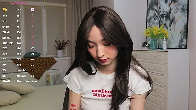 ikuyo  online show from April 18, 2026, 4:22 pm