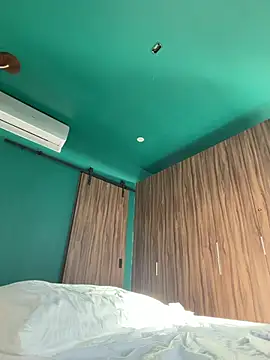 streetdoll online show from March 7, 2026, 1:08 pm