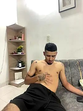 royalgirls x online show from October 11, 2025, 11:36 pm