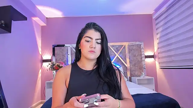 Snapshot of PaulinaDuarte chatting on January 16, 2025, 1:58 pm PaulinaDuarte online show from January 16, 2025, 1:58 pm