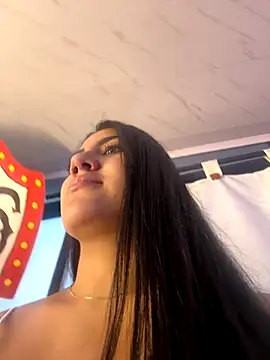 PaulinaDuarte online show from November 3, 2025, 11:22 am