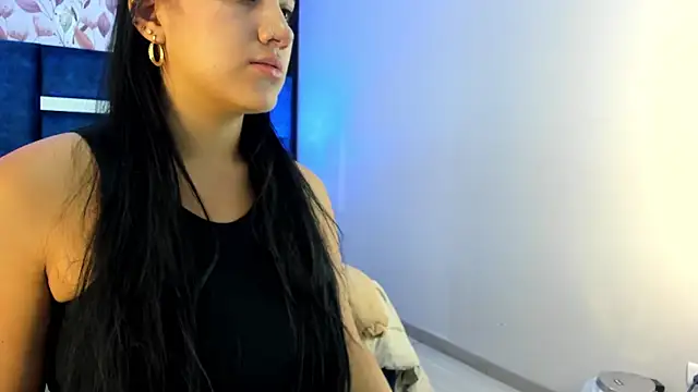 PaulinaDuarte online show from November 21, 2025, 11:20 am