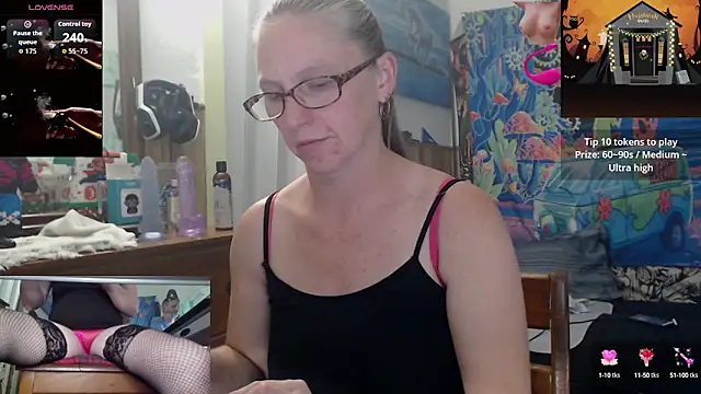 Snapshot of Beckabliss chatting on October 2, 2025, 10:50 pm Beckabliss online show from October 2, 2025, 10:50 pm