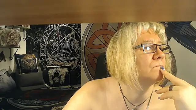 TittenMichelle online show from February 2, 2025, 6:31 pm