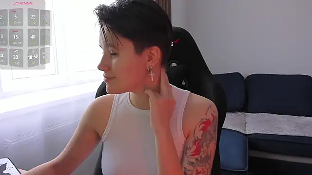 JessieFlower online show from November 30, 2025, 8:40 am