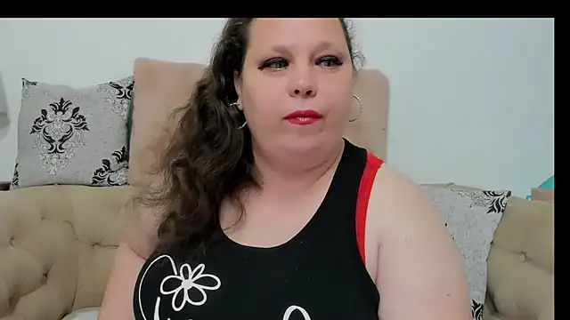 Snapshot of KarolineJoyy chatting on May 3, 2026, 6:25 pm KarolineJoyy online show from May 3, 2026, 6:25 pm