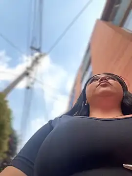 Snapshot of Kym_Owens chatting on October 27, 2025, 7:18 pm Kym Owens online show from October 27, 2025, 7:18 pm