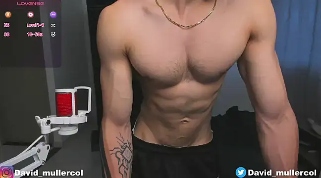 Snapshot of David_Brown18 chatting on December 7, 2024, 10:39 pm David Brown18 online show from December 7, 2024, 10:39 pm