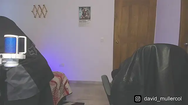 Snapshot of David_Brown18 chatting on February 1, 2025, 1:02 am David Brown18 online show from February 1, 2025, 1:02 am